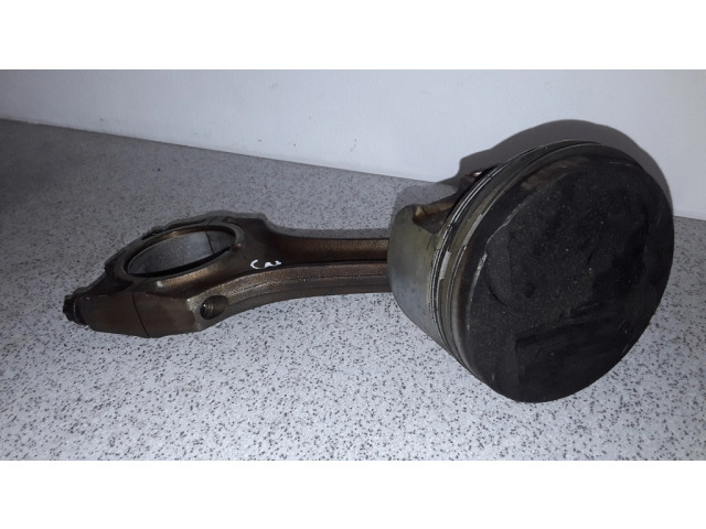 Píst 11241437211, 1437211   BMW 3 E36  pro benzínový motor 2.5 M50B25 