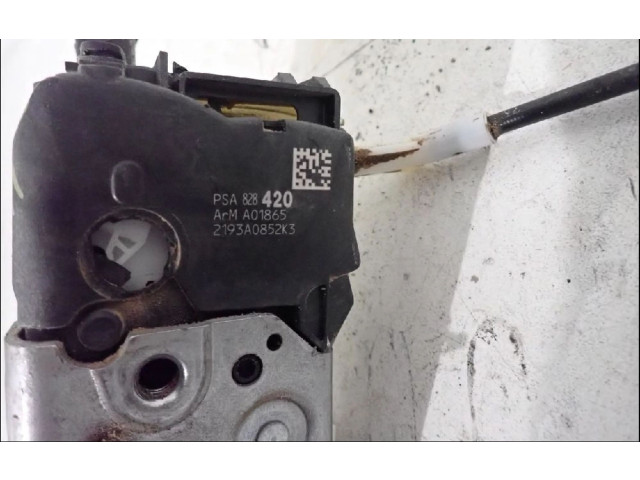 Замок багажника 9821666680    Peugeot Partner 2008 - 2014 года