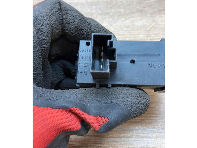 Дисплей    8391047030   Toyota Hilux (AN10, AN20, AN30)