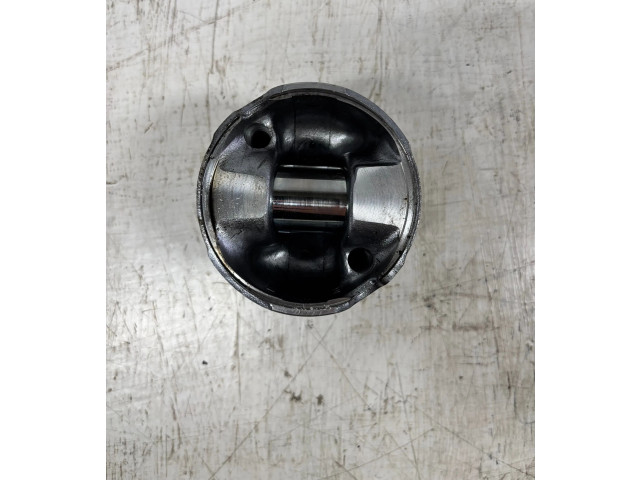Píst 131010W020, 131010W021   Toyota Land Cruiser (J200)     