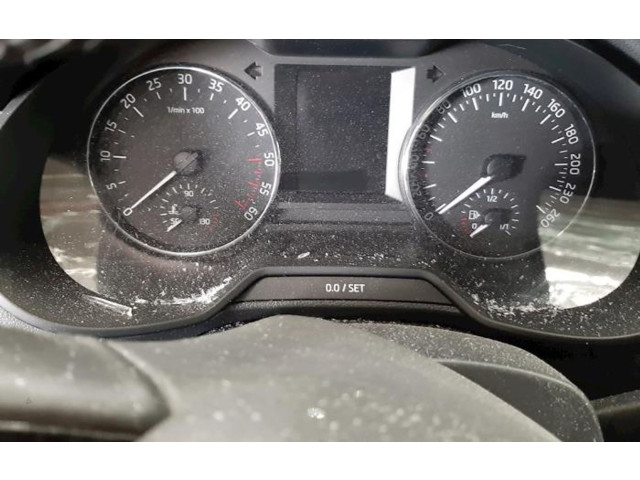 Přístrojová deska  Skoda Octavia Mk3 (5E) 2017 5E0920751C  