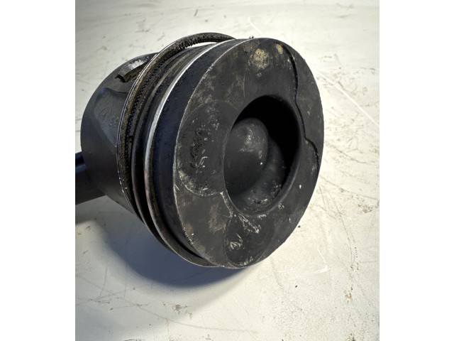 Píst 8340F   Mercedes-Benz ML W164    642.940 