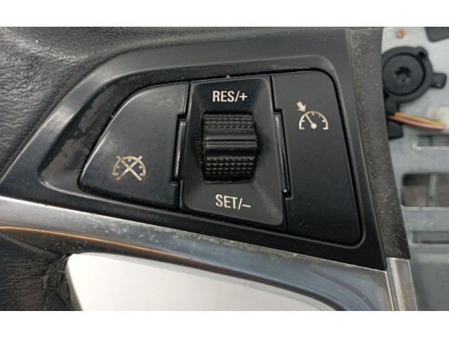 Volant Opel Astra J 2012 13351021  
