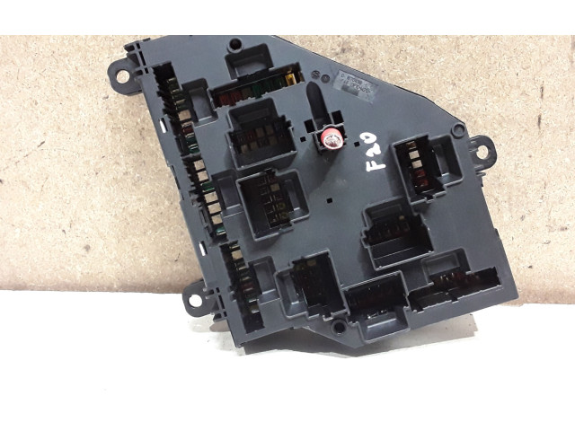 Блок предохранителей 9264924   BMW 1 F20 F21    