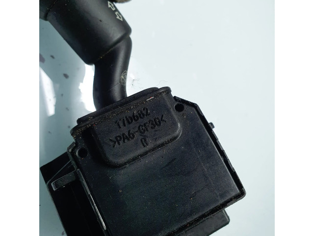 Ручка стеклоочистителей 17D682   Mazda 3 I