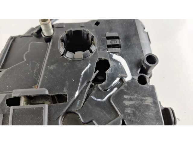 Замок багажника 2K0827426C    Volkswagen Caddy 2004-2010 года