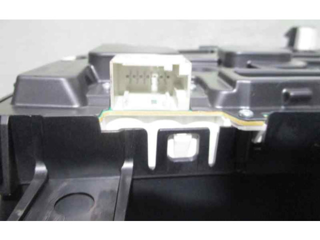 Панель приборов 13136729   Opel Signum       