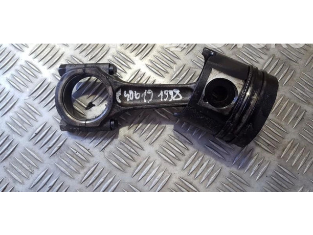Píst    Peugeot 406     