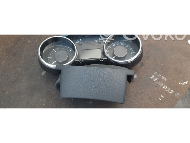 Přístrojová deska  Peugeot 5008 2013 9674982480  
