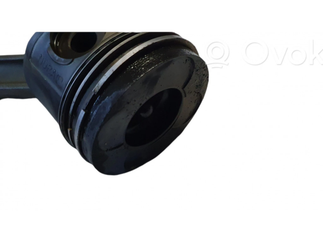 Píst    BMW 5 E39  pro naftový motor 3.0  