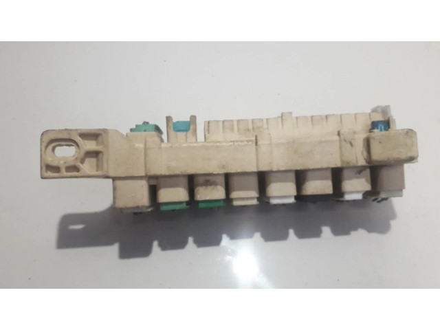   Pojistková skříňka    Mazda MPV 1997