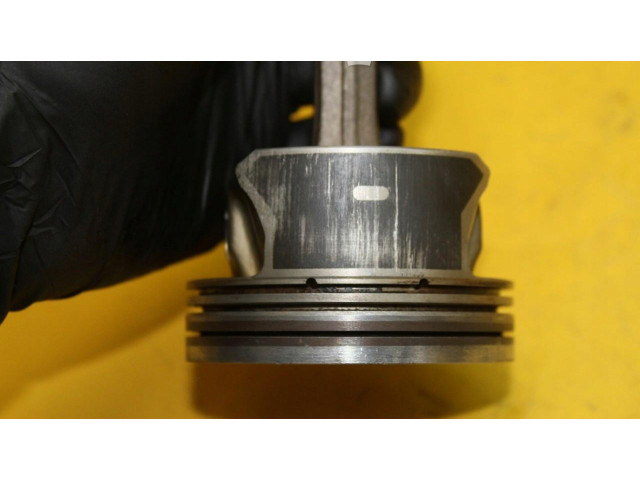 Píst B6304T   Volvo S60     