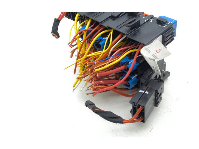   Pojistková skříňka 63570069, 243805499R   Renault Captur II 2022