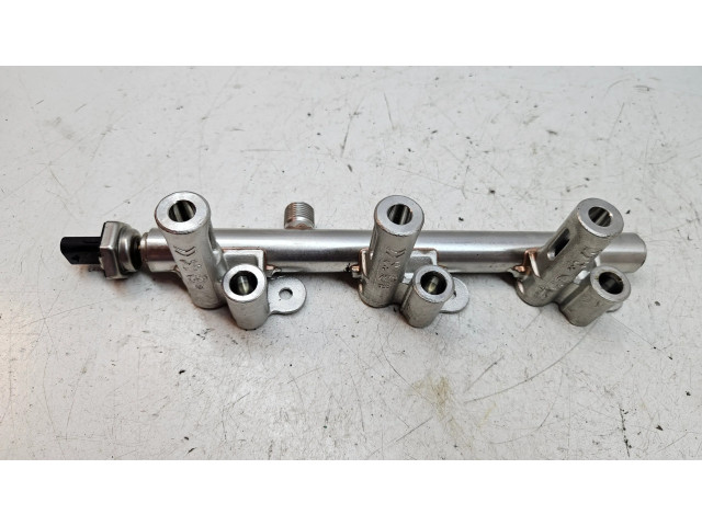 Vstřikovací lišta 9811353880   Peugeot 208  pro naftový motor   