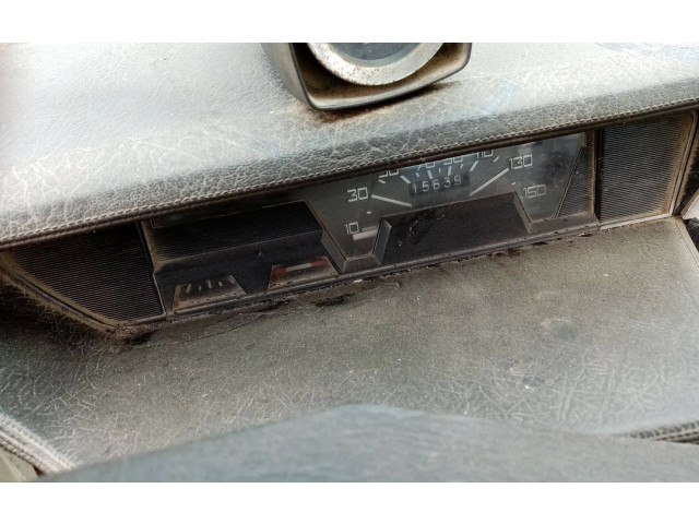 Панель приборов    Renault 6       