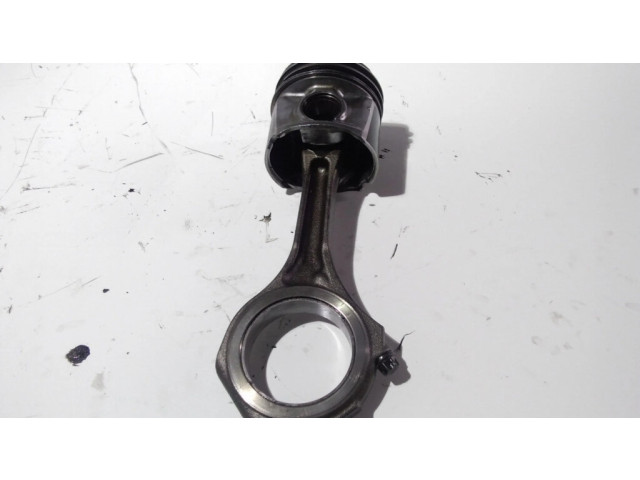 Píst 059J   Audi A4 S4 B6 8E 8H  pro naftový motor 2.5  0944