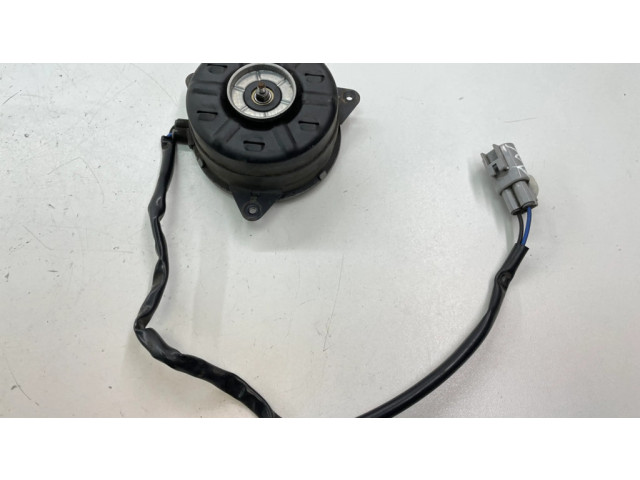 Вентилятор радиатора     1636337010, 1680008960    Toyota Prius (XW30) 1.8