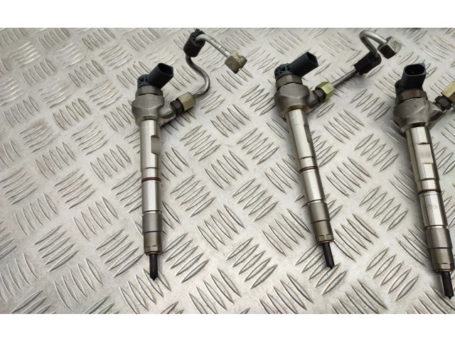 Vstřikovač 0445110471, 04L130277AE   Skoda Octavia Mk3 (5E)     