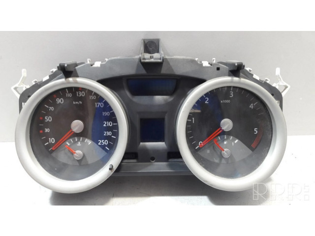 Přístrojová deska  Renault Megane II 2002 8200399700D  