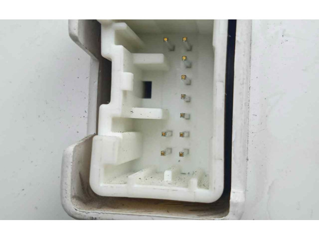 Přístrojová deska  Volvo XC60 2011 1.CONECTOR  