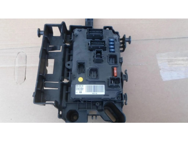 Блок предохранителей 9656148080   Peugeot 407    