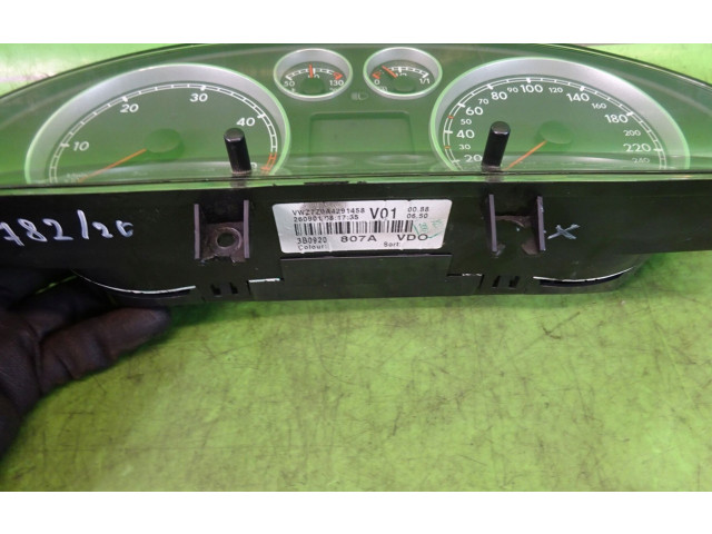Панель приборов 3B0920807A   Volkswagen PASSAT B5.5       