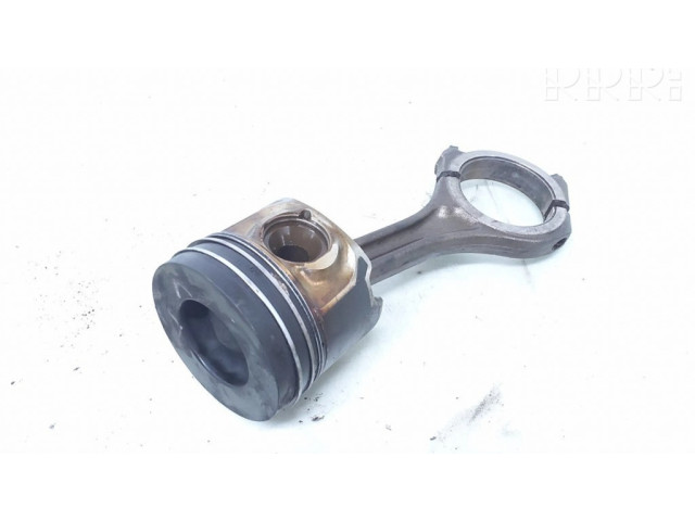 Píst 059AB   Audi A4 S4 B7 8E 8H  pro naftový motor 2.7 bpp 