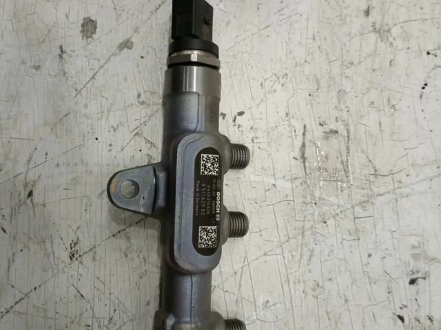 Vstřikovací lišta 851162903   BMW 1 F20 F21     