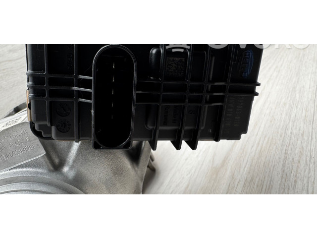 Vstřikovací lišta 8570082, VEAC02352   BMW 5 F10 F11    B47 
