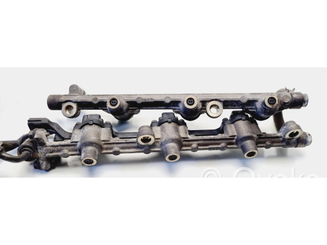 Vstřikovací lišta 1970200020   Mazda Xedos 9  pro benzínový motor 2.5  