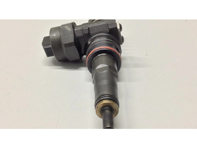 Vstřikovač 038130073J, 0414720015   Skoda Fabia Mk1 (6Y)  pro naftový motor 1.9  