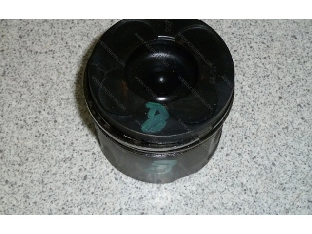 Píst 11252249993   BMW 7 E38    M67 