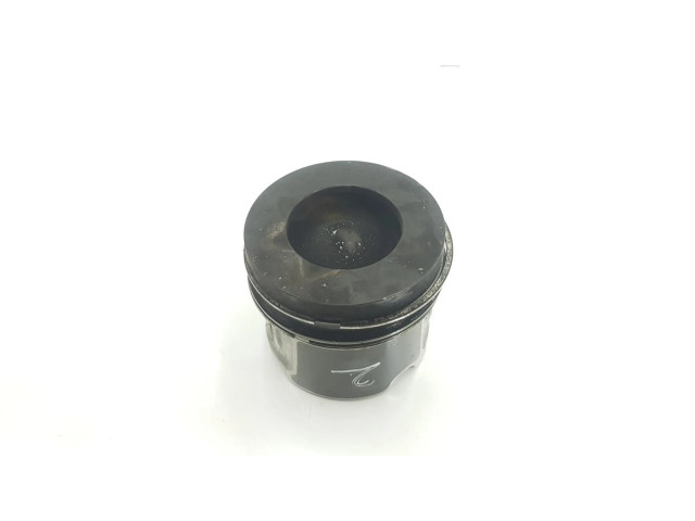 Píst 11258580515   BMW 3 F30 F35 F31   2.0  