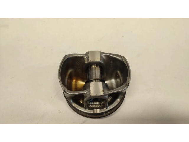Píst 7846333, 6980708   BMW M3 F80     