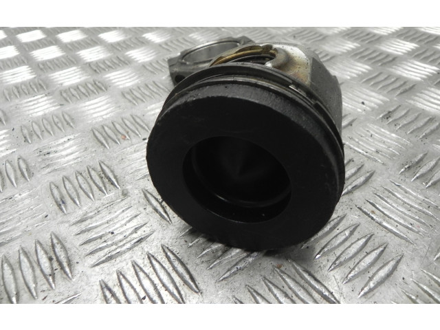 Píst STP   BMW 6 F12 F13  pro naftový motor 3.0  