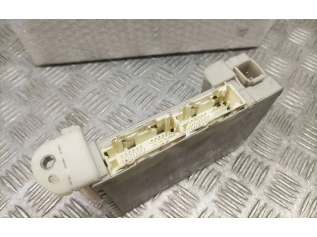 Блок управления редуктора коробки передач (раздатки) 8273074030, 9F240310   Toyota iQ 2009