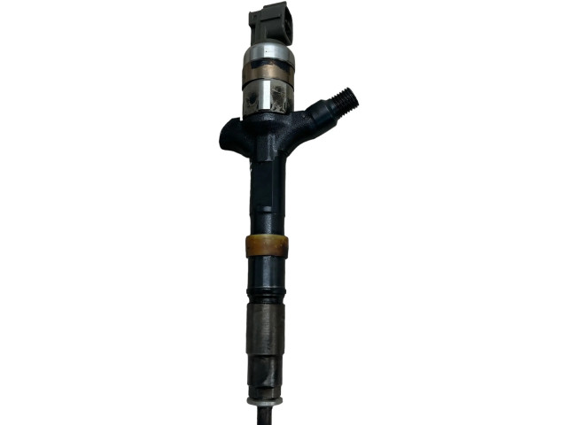 Vstřikovač 2367027020   Toyota Avensis T220  pro naftový motor 2.0  