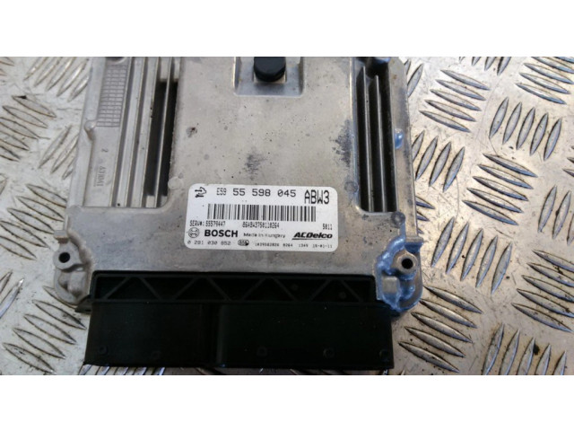 Блок управления двигателя 55598045, 0281030852   Opel Insignia A