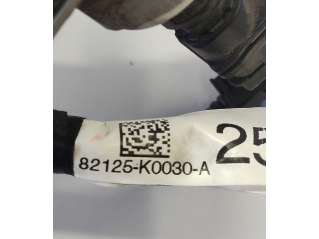 Vstřikovací lišta 8945833041, 82125K0030A   Toyota Yaris XP210     