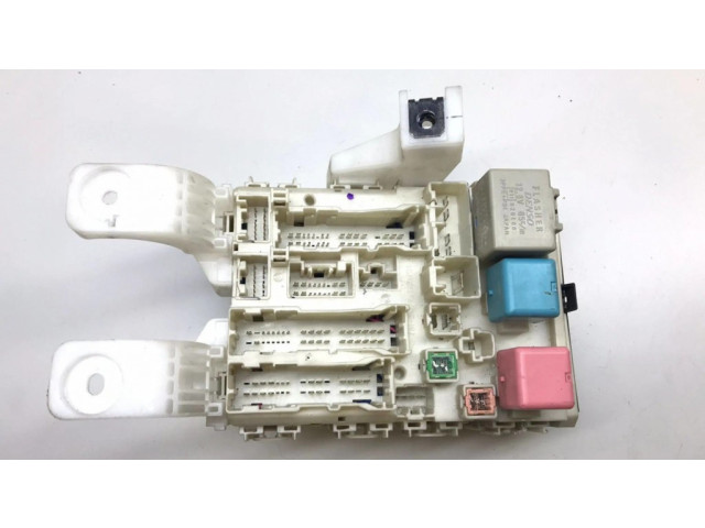 Блок предохранителей 8273047290, 8a121296   Toyota Prius (XW20)    