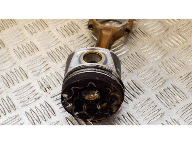 Píst 03L107065S   Audi A6 S6 C7 4G  pro naftový motor 2.0  