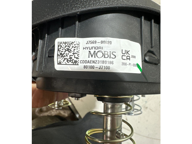 Подушка безопасности водителя 80100J7100, J756900020   KIA Xceed