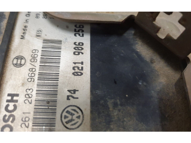 Řídící jednotka 0261203969, 021906256   Volkswagen Golf III 1996