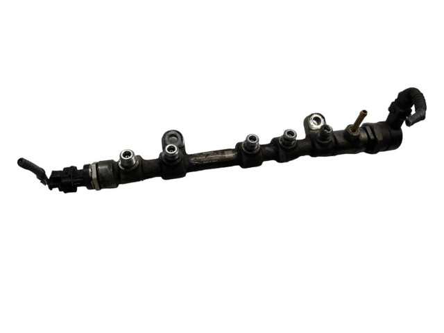 Vstřikovací lišta 2381033030, 110317056136   Toyota Yaris     