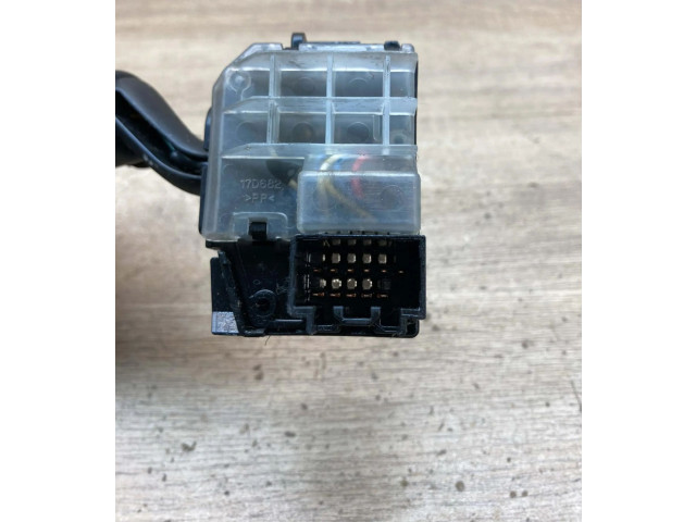 Ручка стеклоочистителей 17D682   Mazda 5