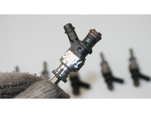 Vstřikovač 104390520   Audi A6 S6 C7 4G  pro benzínový motor 3.0  