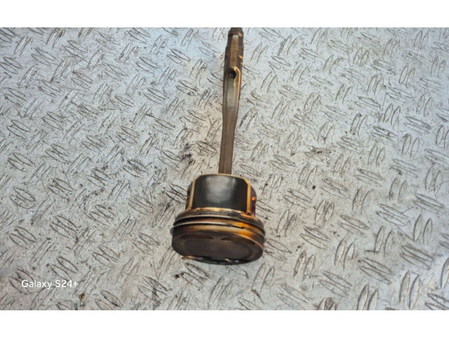 Píst 84L88, H00820   Porsche Cayenne (9PA)     