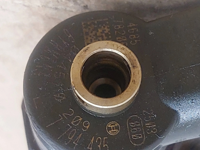 Vstřikovač 7794435   BMW 3 E90 E91  pro naftový motor 0.0  