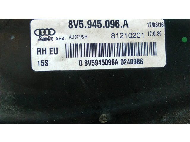 Задний фонарь  8V5945096A, 81210201    Audi A3 S3 8V   2013-2019 года