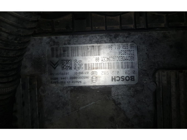 Блок управления двигателем Блок управления 0281012982   Fiat Scudo